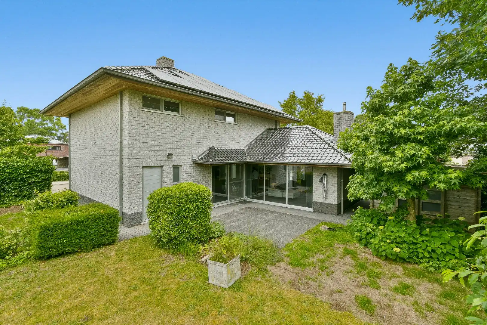 Instapklare alleenstaande woning met 4 slaapkamers op rustige ligging in Koekelare foto 2