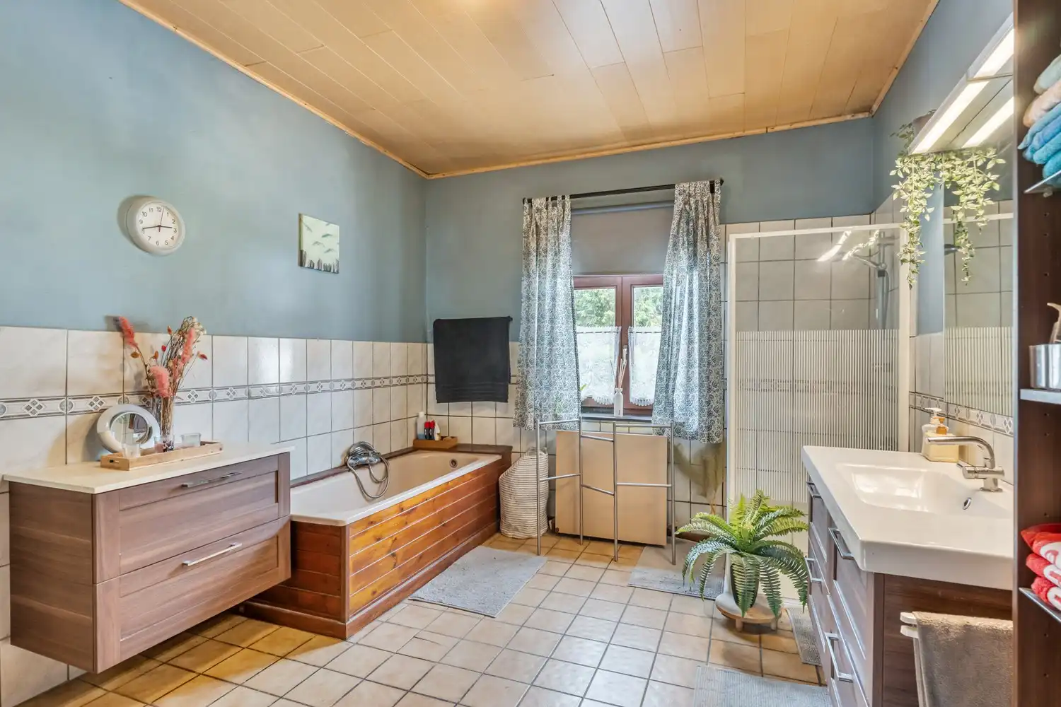 Charmante woning met zonnige tuin, grote garage en eindeloze mogelijkheden foto 13