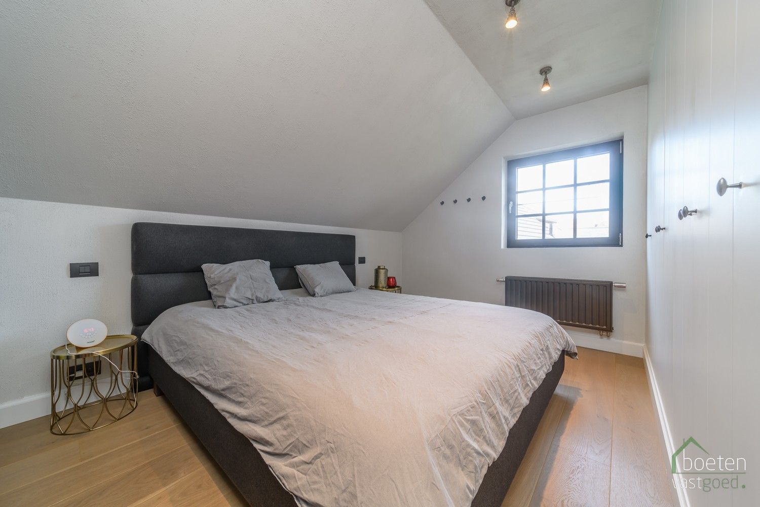 Beveren aan de IJzer: Karaktervol en rustiek landhuis met 4 slpks, warm & sfeervol interieur en ruime tuin op 13a 65ca totale grondopp. foto 15