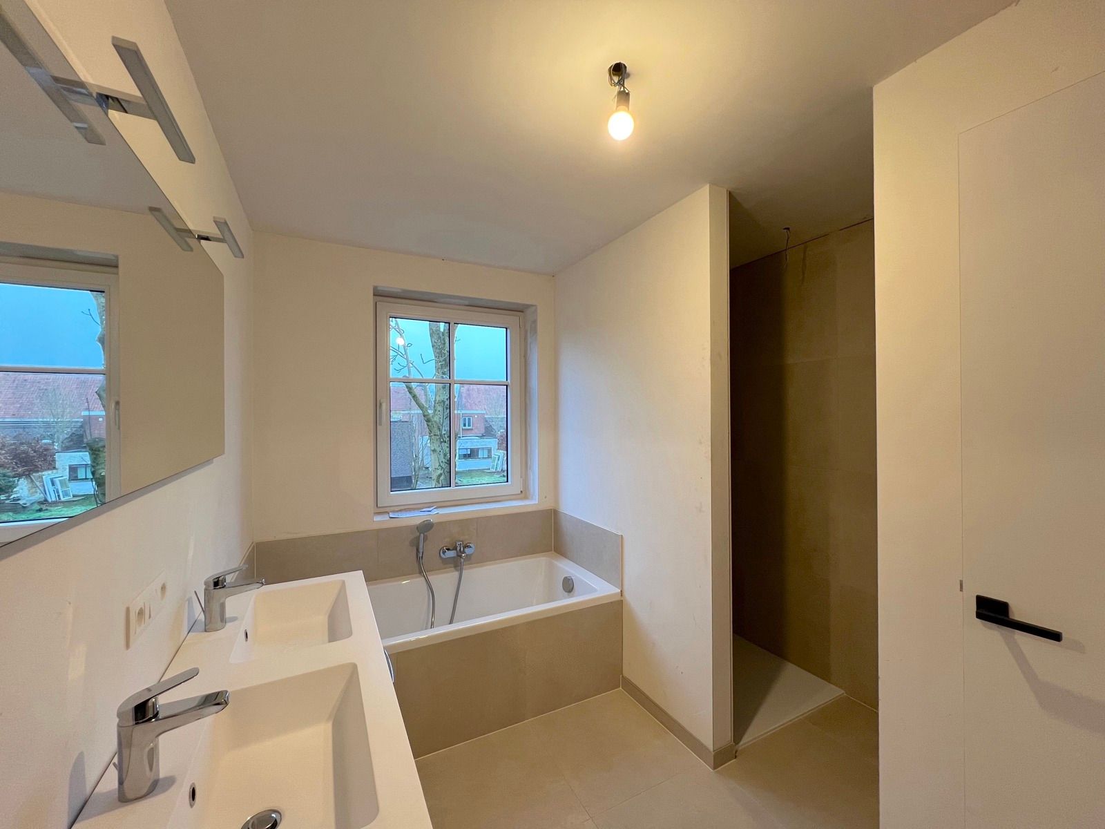 Landelijke woning met 5 slaapkamers op prachtlocatie foto 15