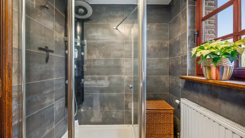 Ruime villa van 336m² op 1 hectare 45 are met vijver foto 25