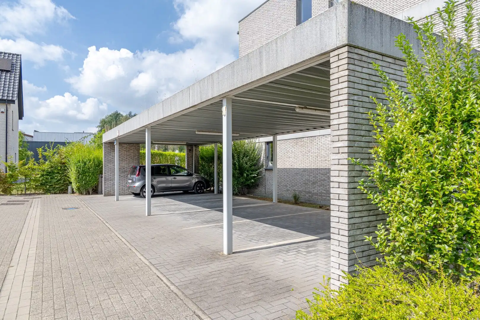 Recent, instapklaar appartement met 2 slaapkamers, terras en overdekte staanplaats in Lauwe foto 14