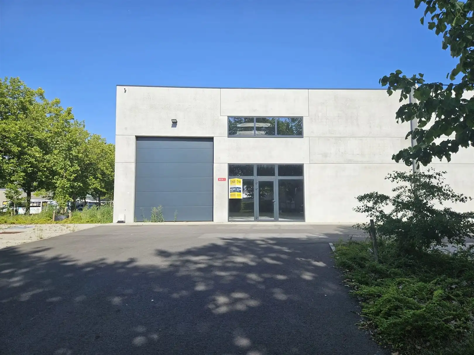 Nieuwbouw magazijn te huur in Jabbeke foto {{pictureIndex}}