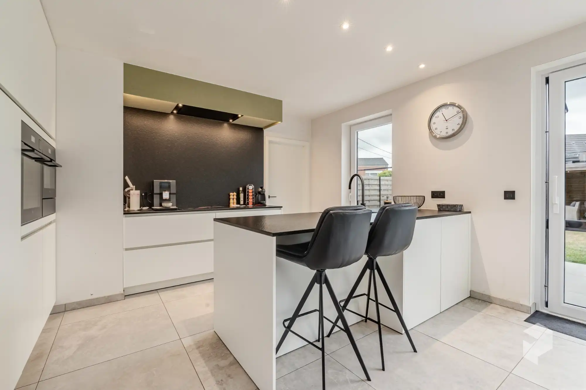 Recente (bj. 2023) royale woning met 4 SLPK (5 mogelijk) en grote tuin (EPC A) foto 8