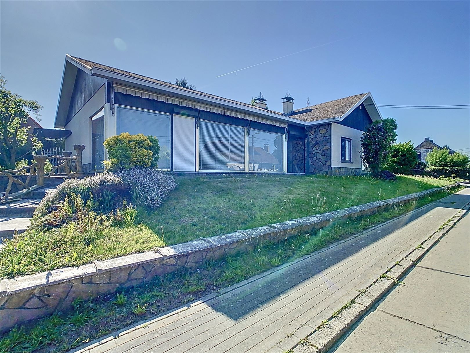 Ruime woning af te werken, 3/5 slpks, garage, tuin, 16a 03ca foto 3