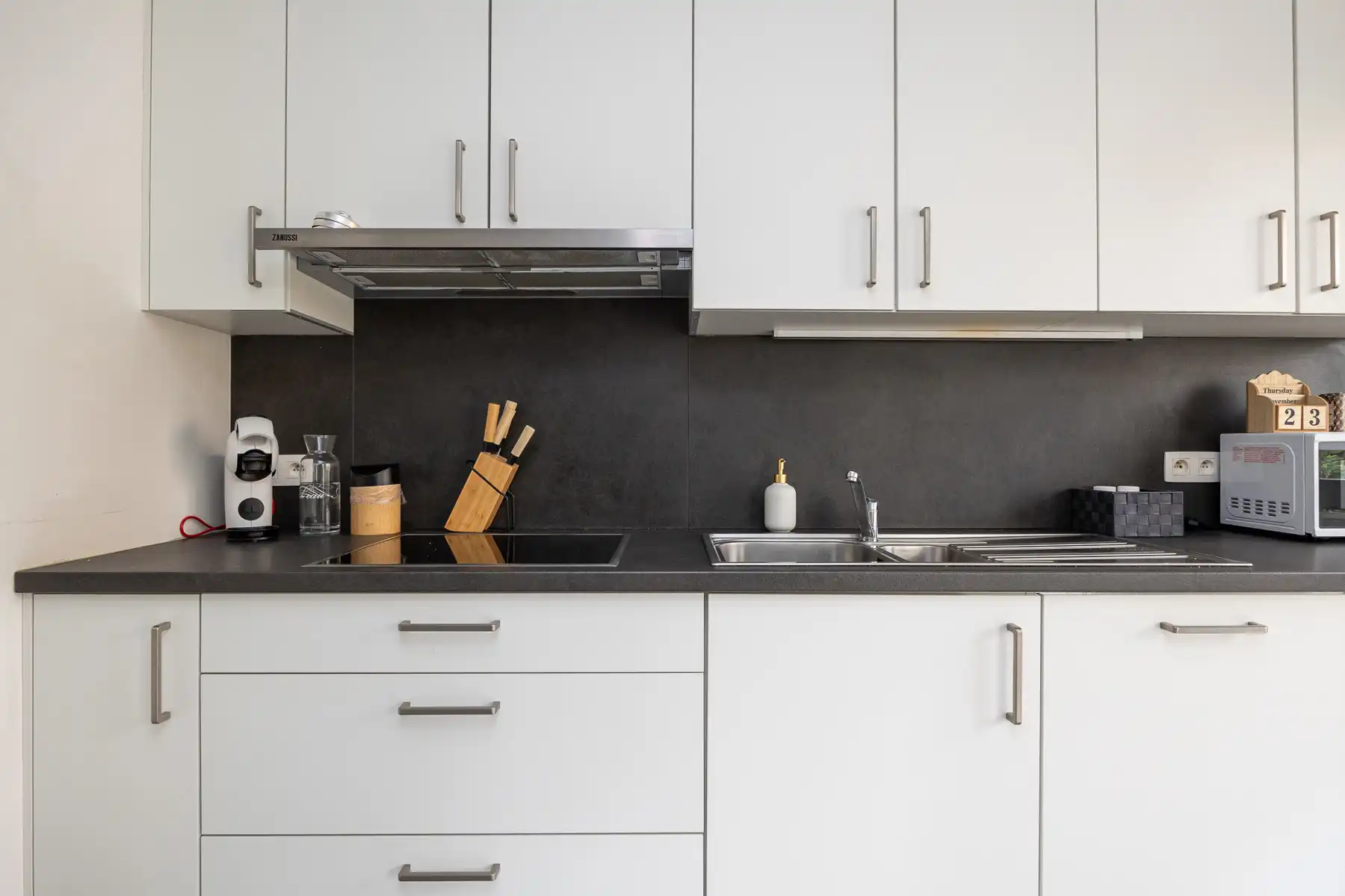 Zeer ruim appartement met 2 terrassen, 2 bergingen en garage foto 9