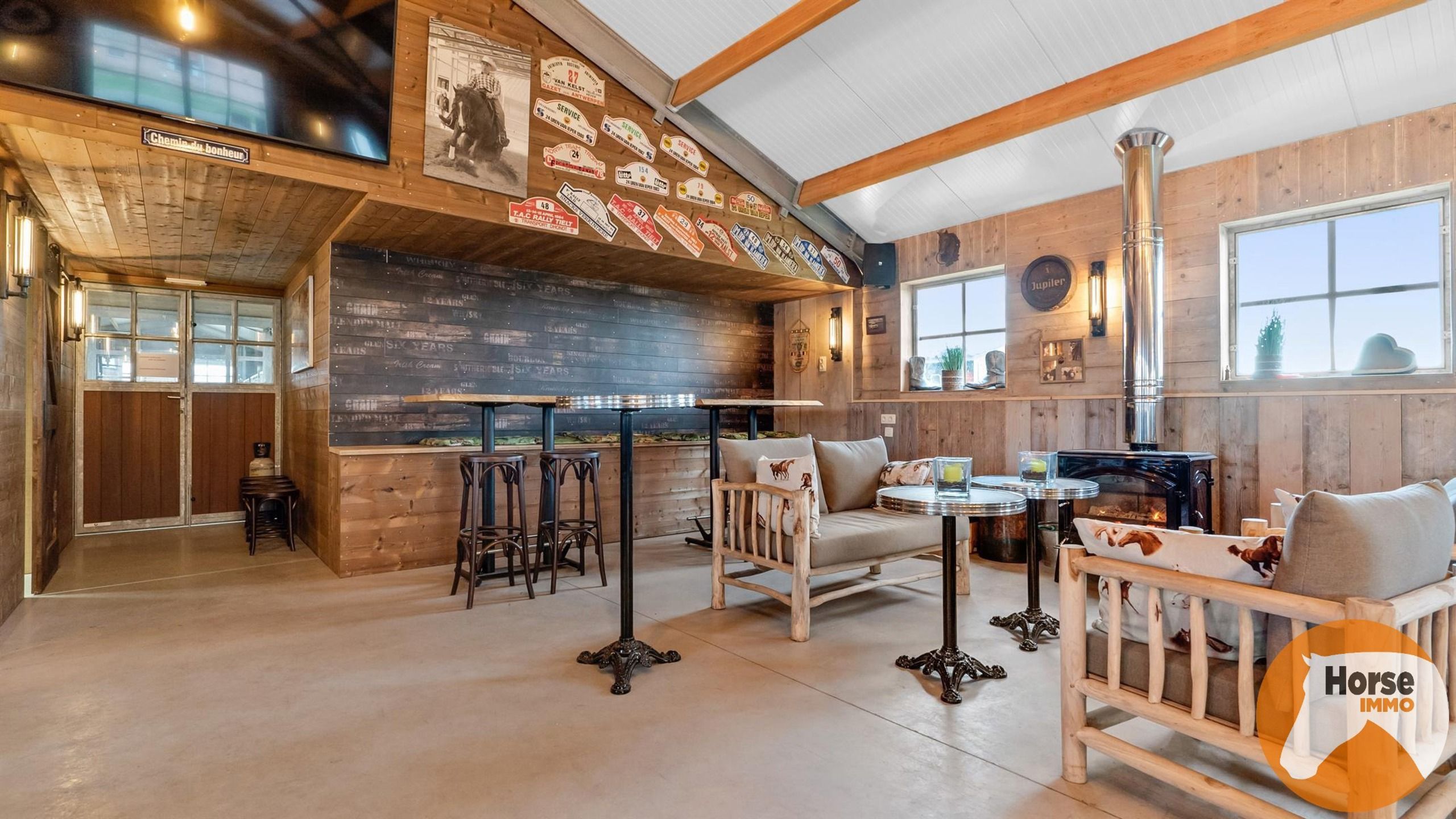 DAMME – Instapklare paardeneigendom, piste en extra woonhuis foto 9