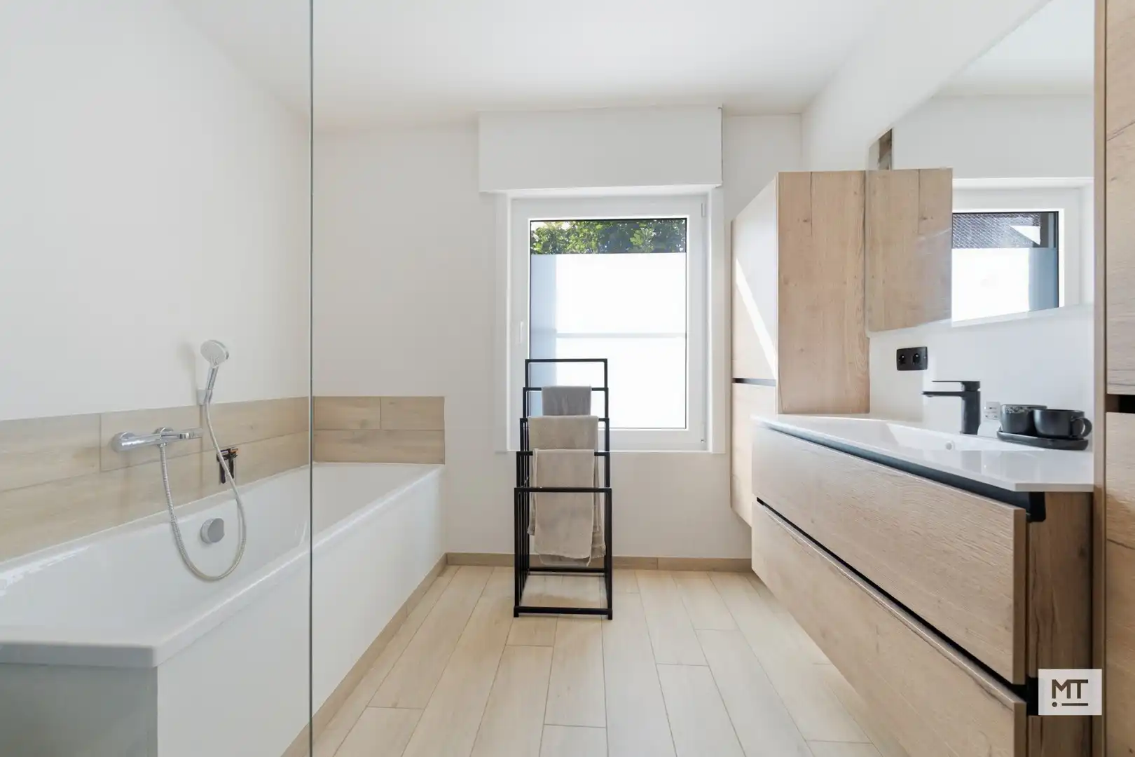 Gerenoveerde alleenstaande woning te koop op de Madonna foto 10