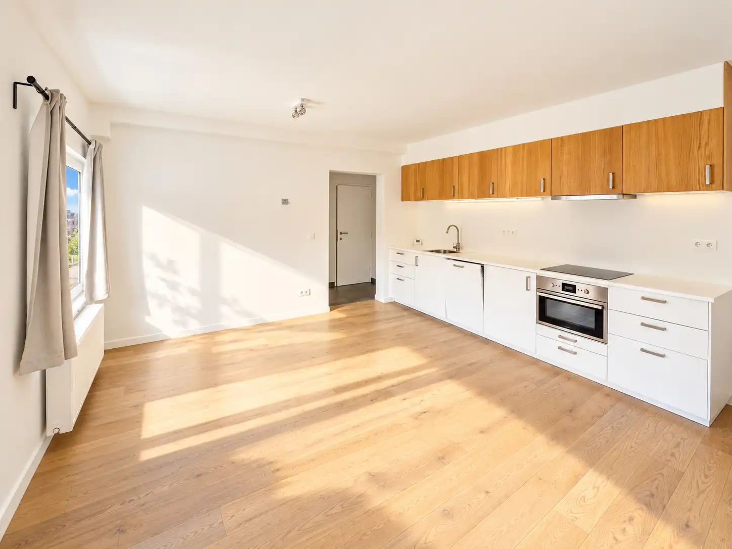 Instapklaar 2-slaapkamerappartement op toplocatie in Gent foto {{pictureIndex}}