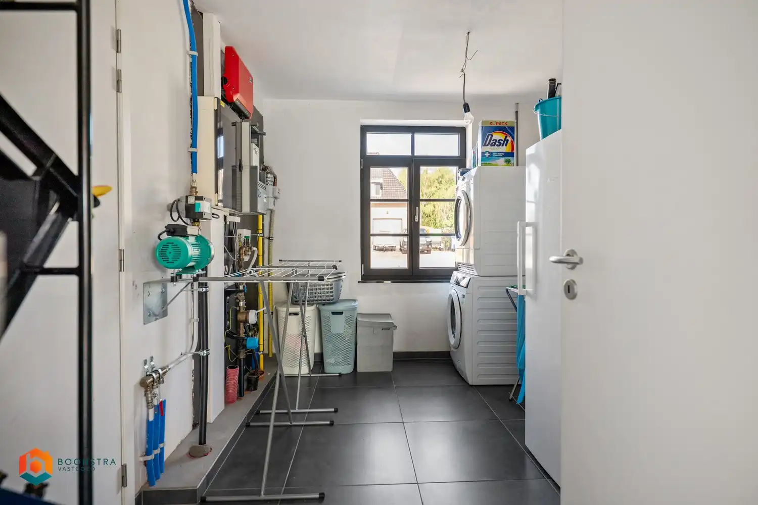 Energiezuinige villa met praktijkruimte en 4 slpkrs foto 11