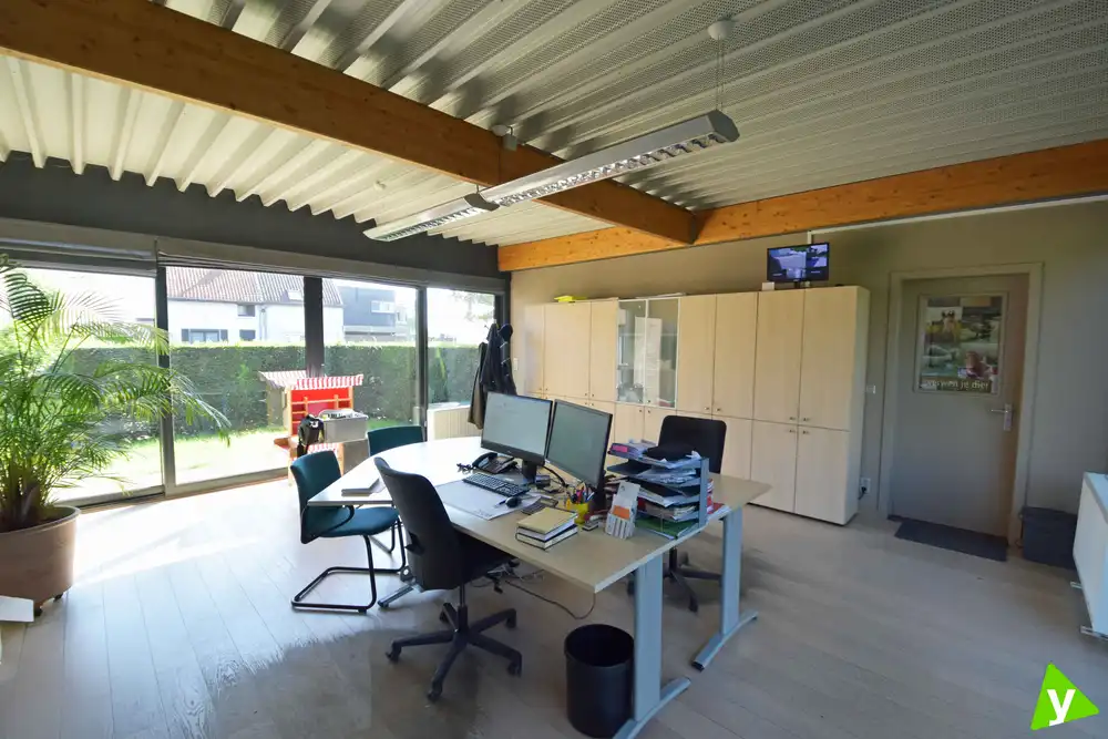Ruime woning nabij het centrum van Waarschoot foto 27