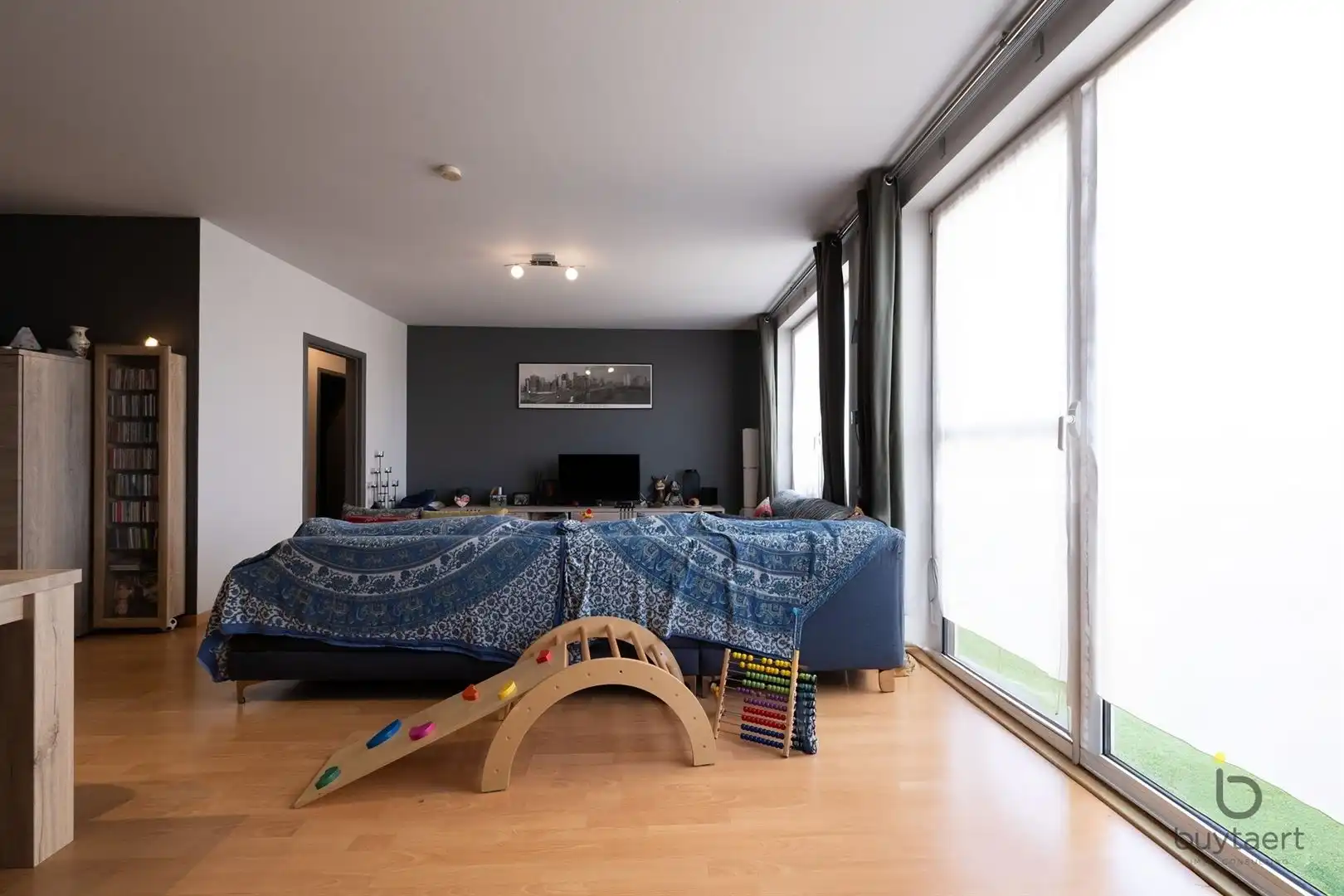 RUIM LICHTRIJK HOEKAPPARTEMENT MET GEZELLIG ZONNETERRAS EN ONDERGRONDSE AUTOSTAANPLAATS! foto 8
