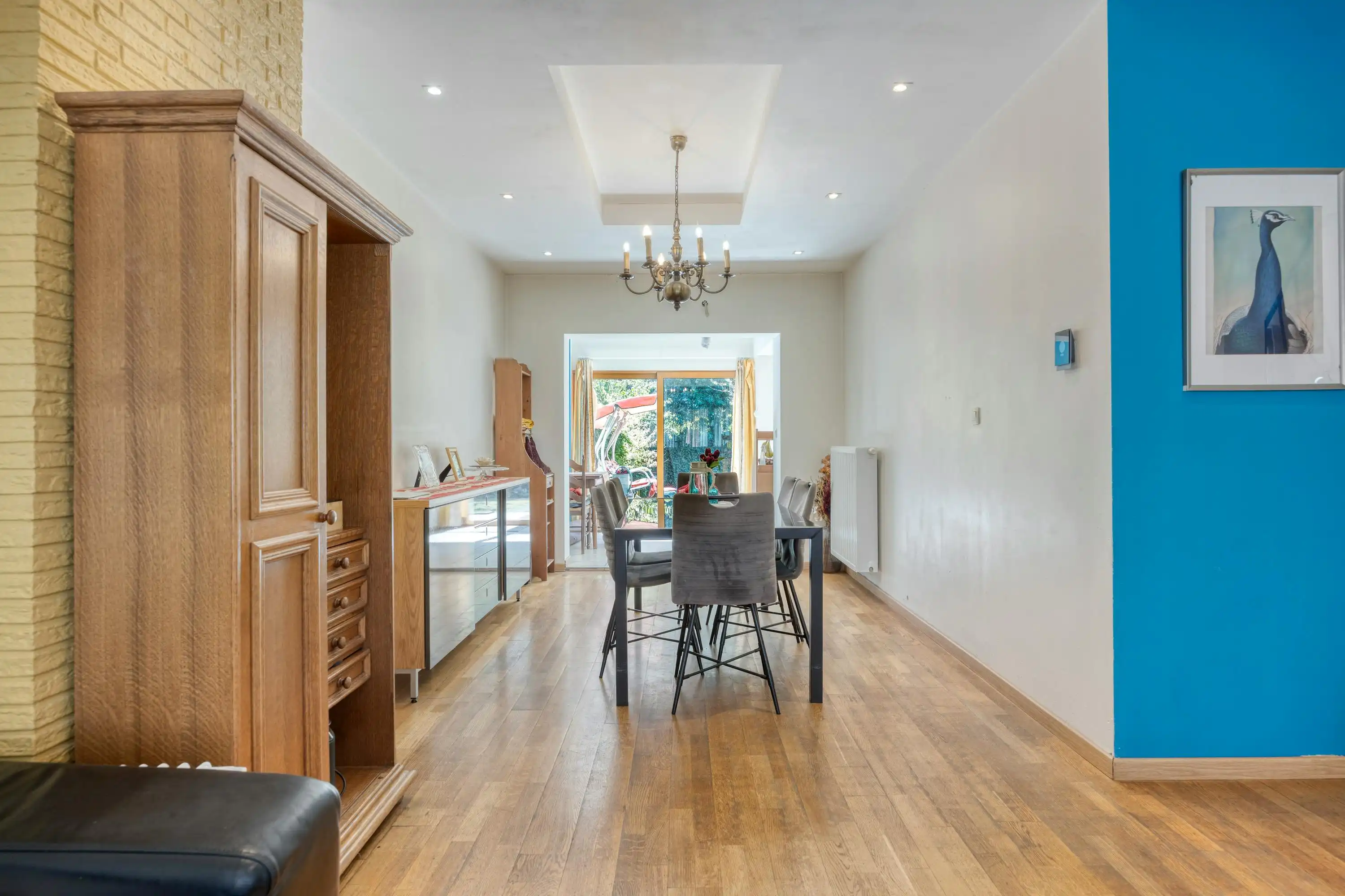 Huis met 3 slaapkamers, 3 badkamers en tuin te koop in Wilrijk foto 2