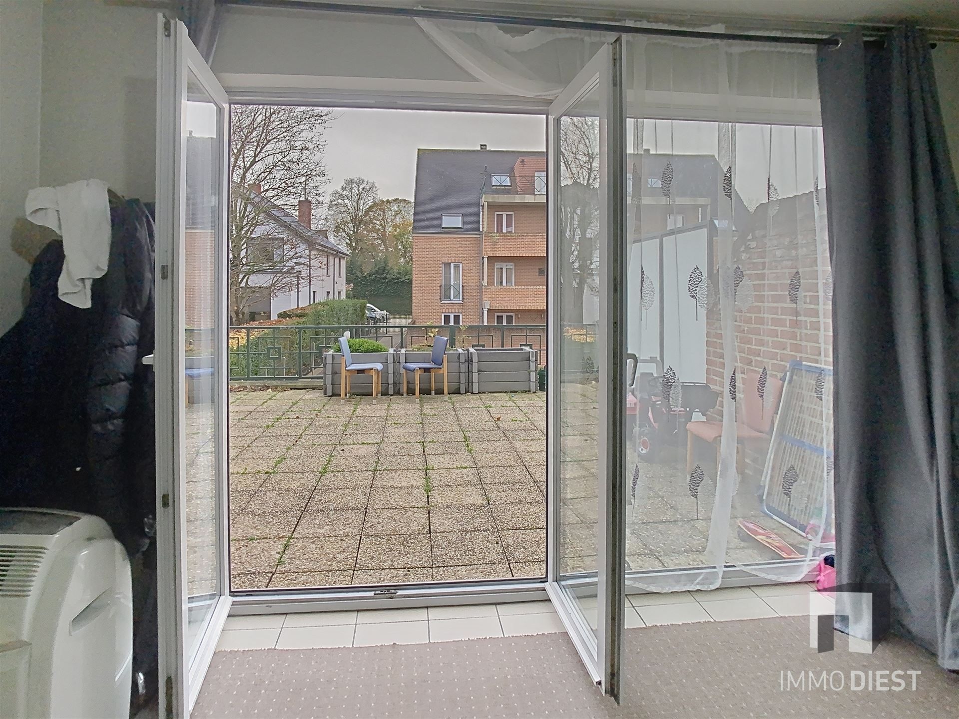 Fraaie bel-étage woning met garage in de stadsrand foto 20