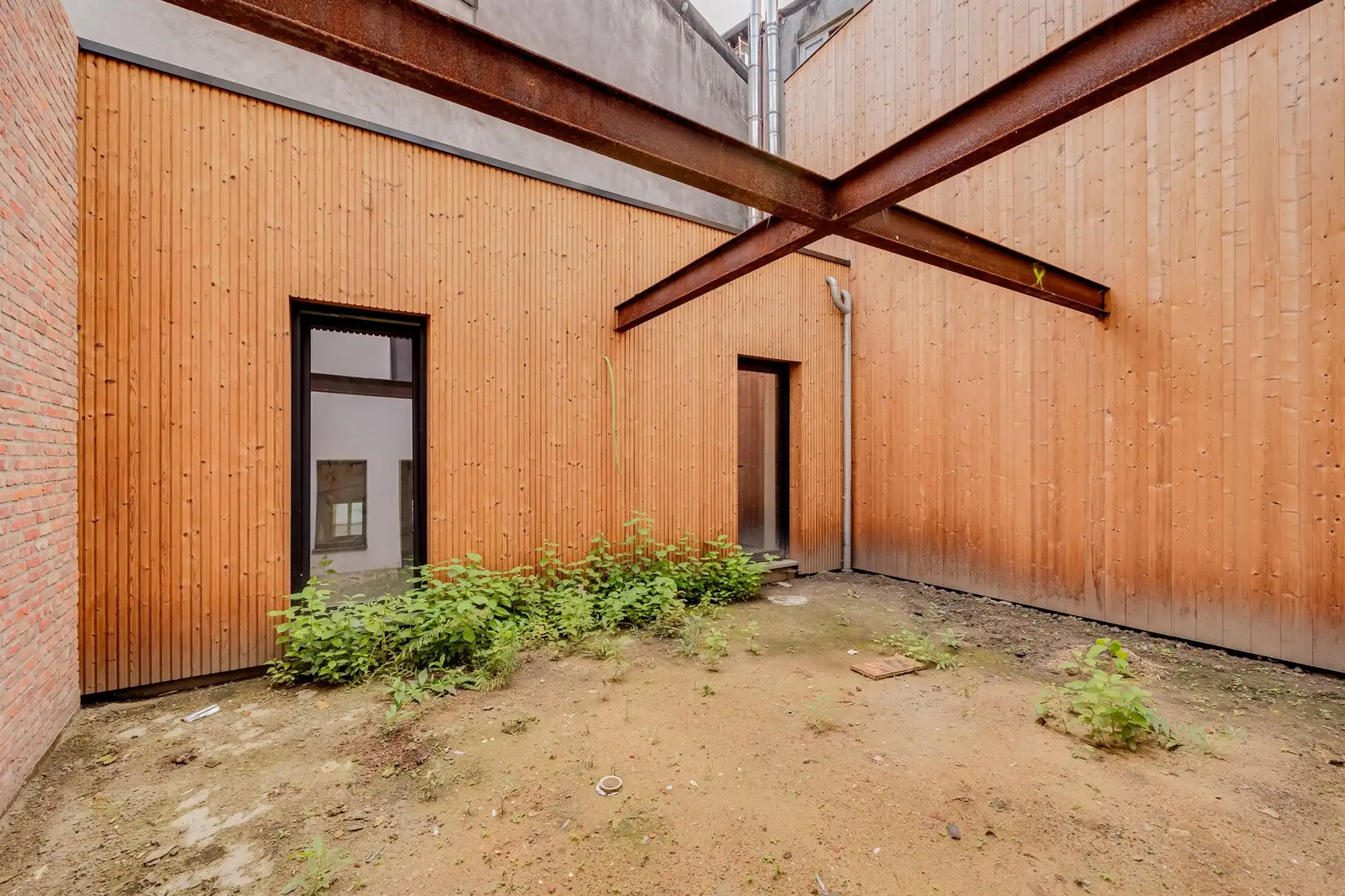 Volledig gerenoveerde stadswoning met praktijkruimte foto 4