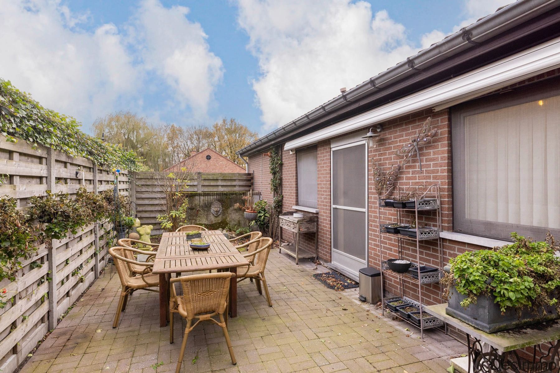 Rustig gelegen gelijkvloers landhuis op ca. 801 m² grond foto 23