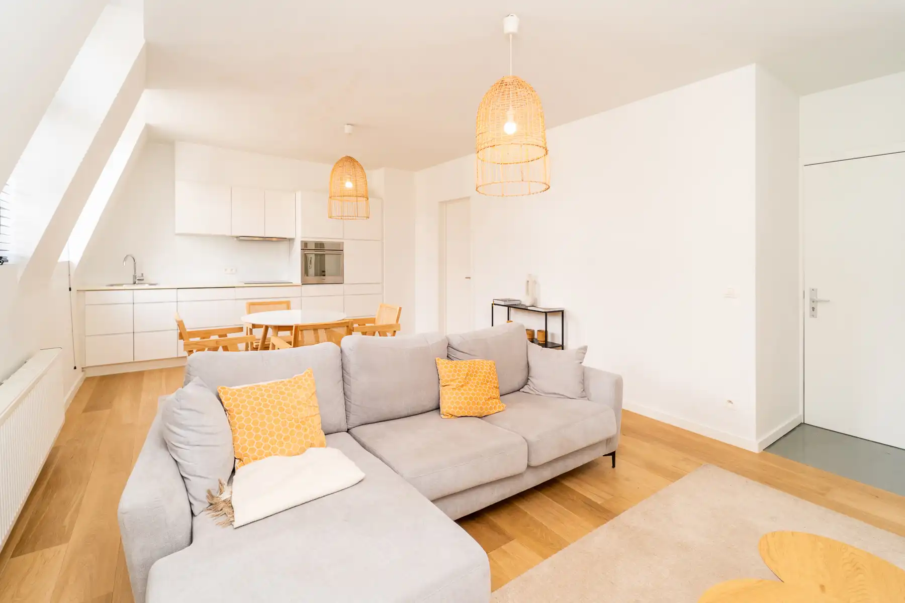 Trendy bemeubeld appartement op top locatie foto {{pictureIndex}}