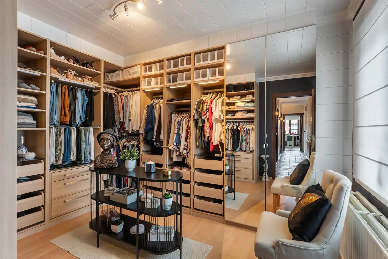 Ruime en instapklare woning op een uitzonderlijk groen perceel van 25a 29ca foto 12