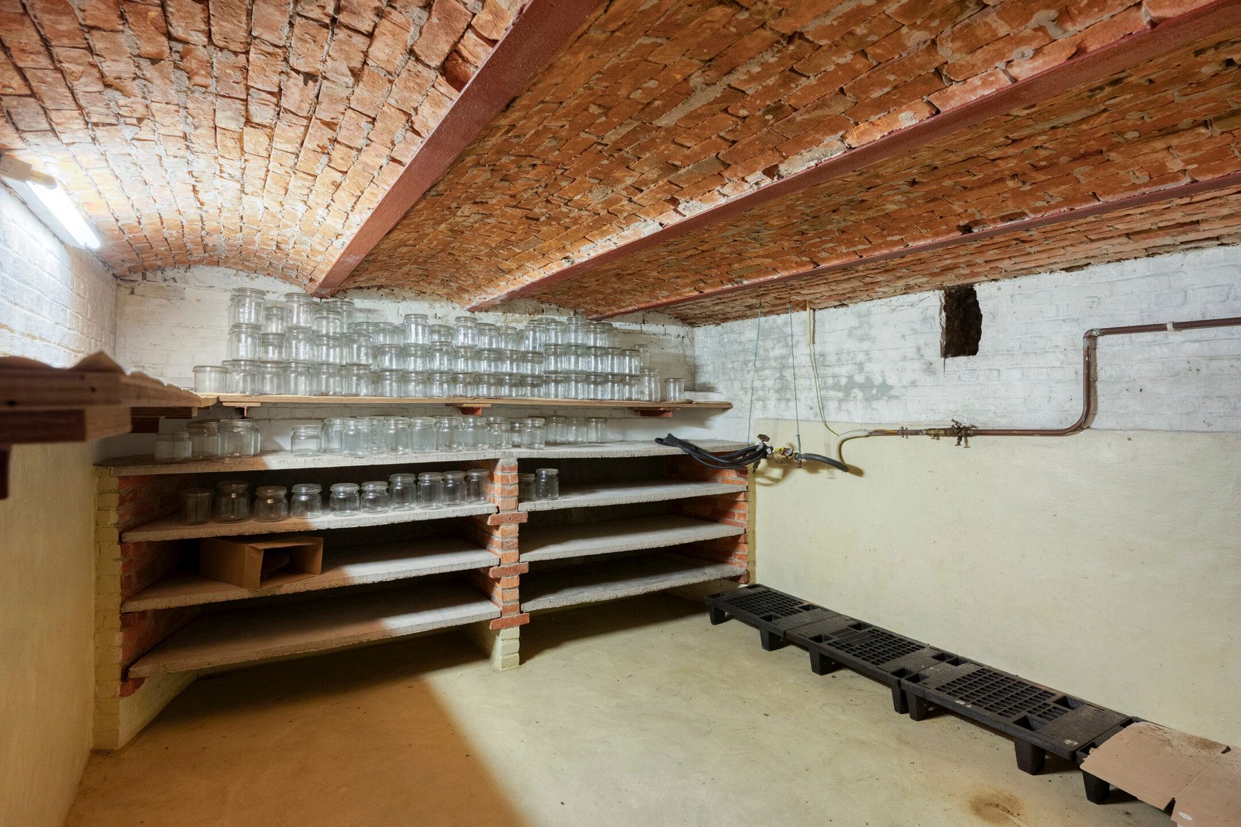 Karaktervolle te renoveren woning op perceel van 37a20ca! foto 25