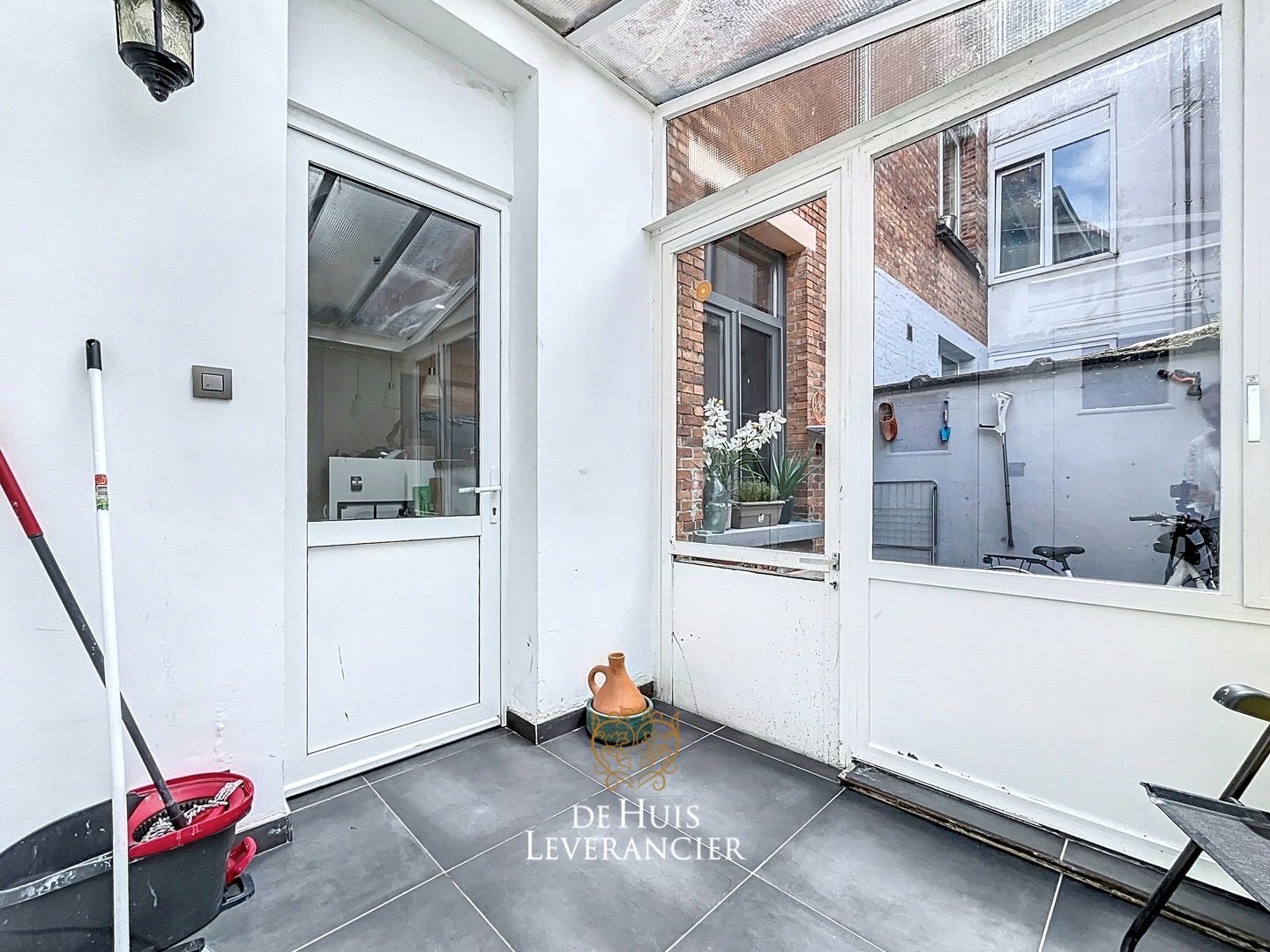 Instapklare woning met drie slaapkamers en twee badkamers foto 33