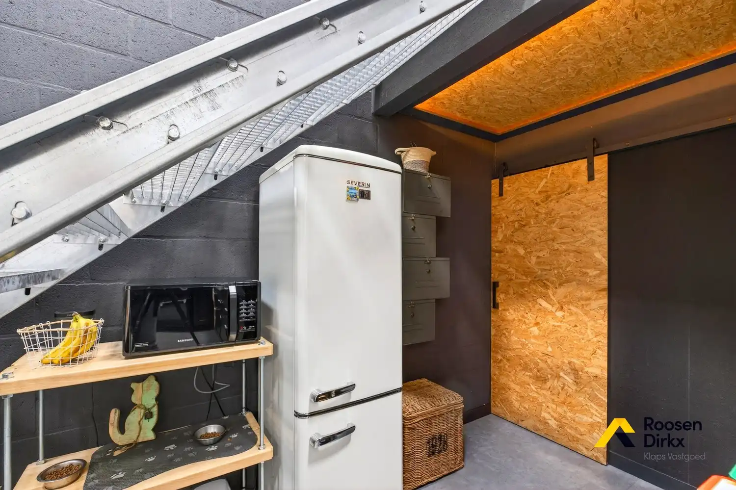 Unieke loft met overdekte autostaanplaats en 92m² bewoonbare oppervlakte in Bree centrum foto 9