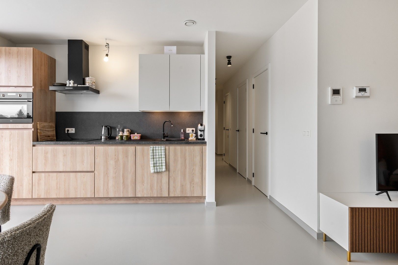 Ruim, nieuwbouw appartement met 2 splk en heerlijk terras foto 5