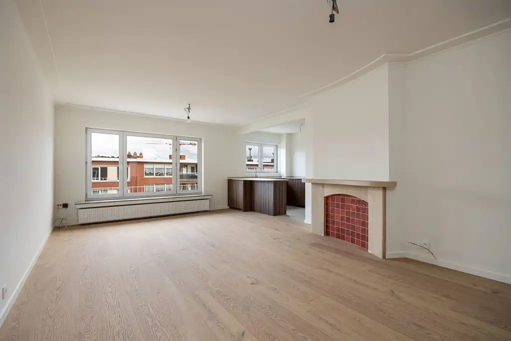 Hoogwaardig gerenoveerd appartement foto {{pictureIndex}}