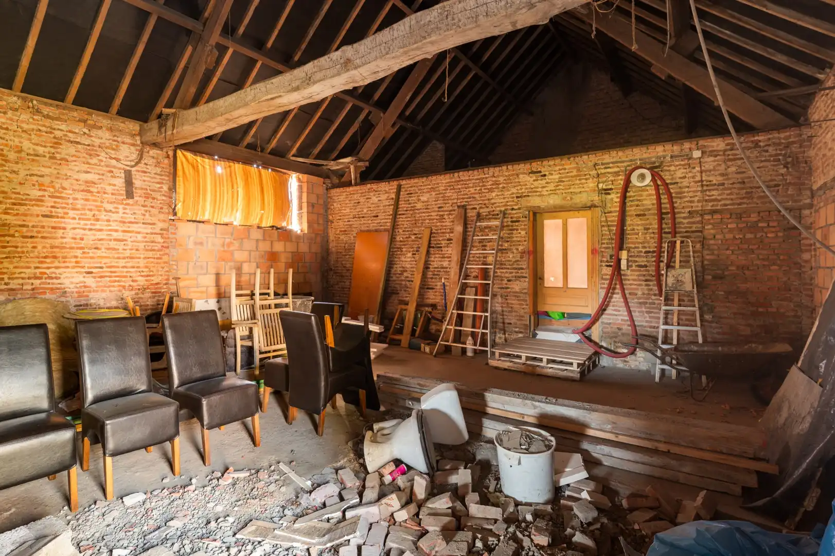 Vrijstaande woning op een ruim perceel van 3.330 m² met prachtig groen uitzicht en tal van mogelijkheden foto 28