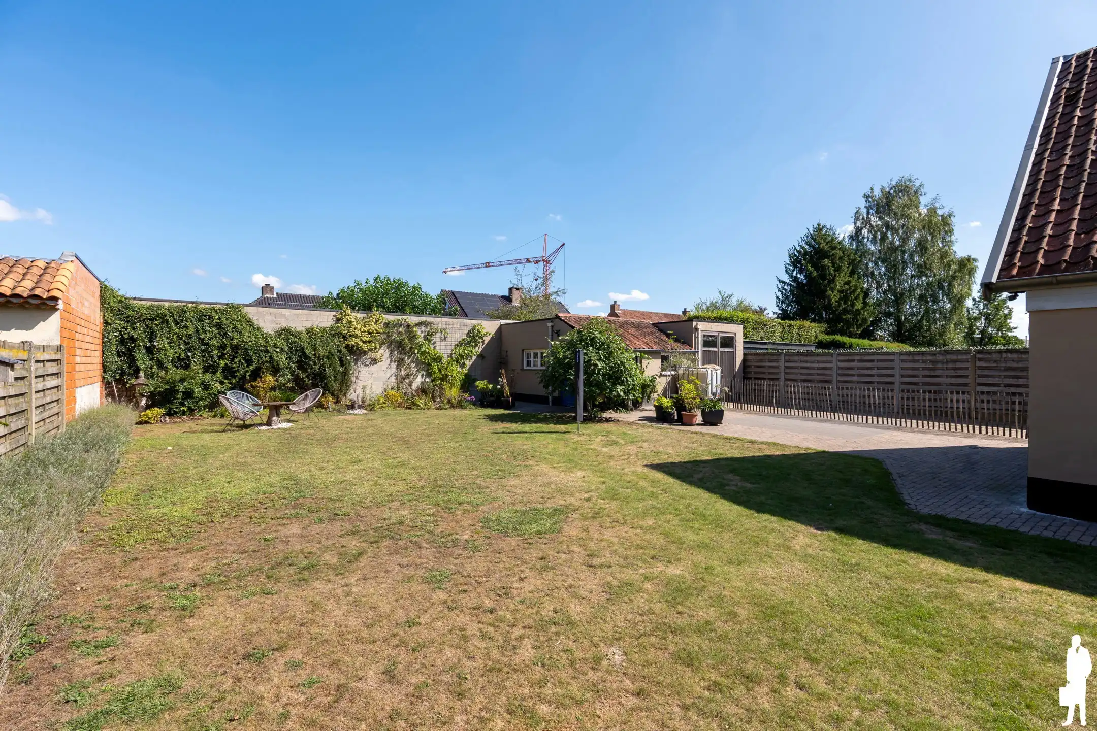 Vrijstaande villa met 4 slpk. gelegen op de dijk van kanaal  foto 38