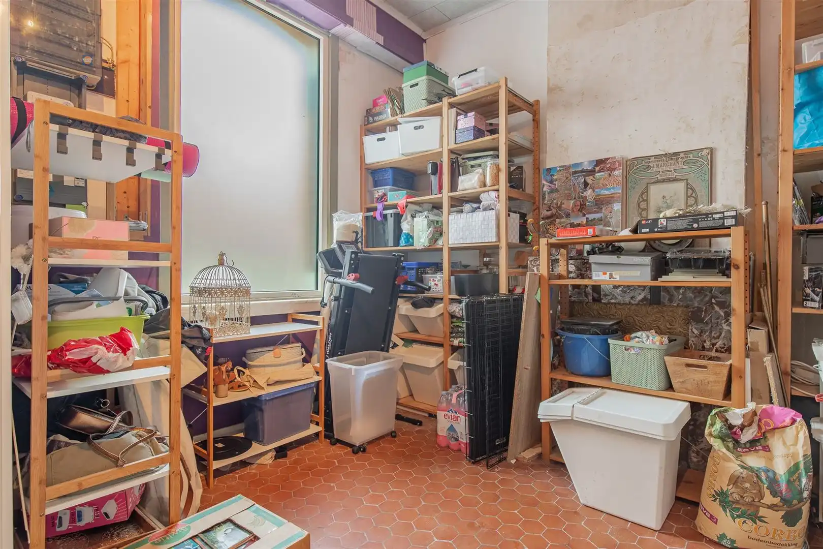 Op te frissen woning met potentieel, 2 slpk, tuin en zolder foto 3