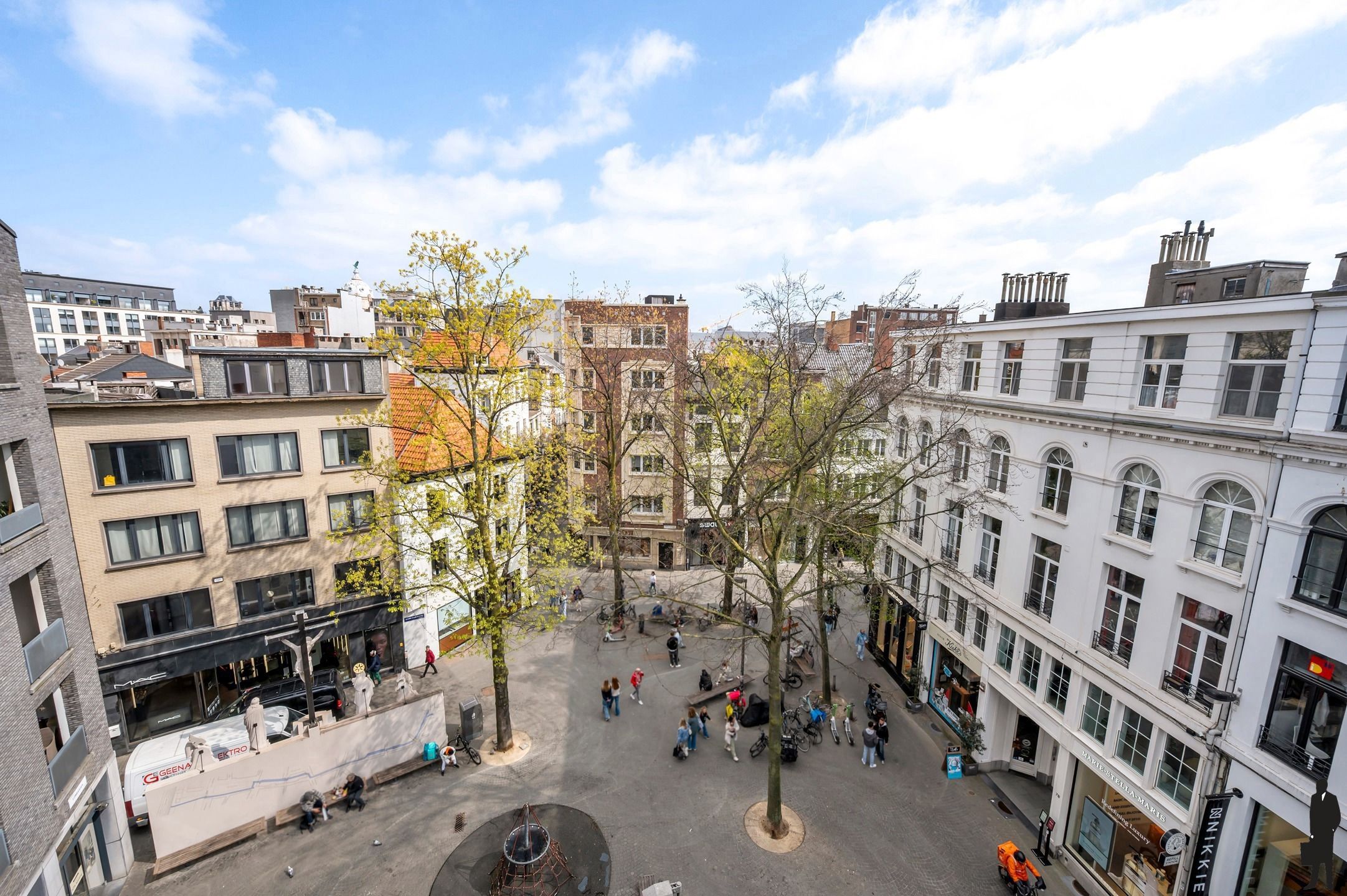 Luxueus afgewerkte penthouse met privé-lift op toplocatie. foto 2