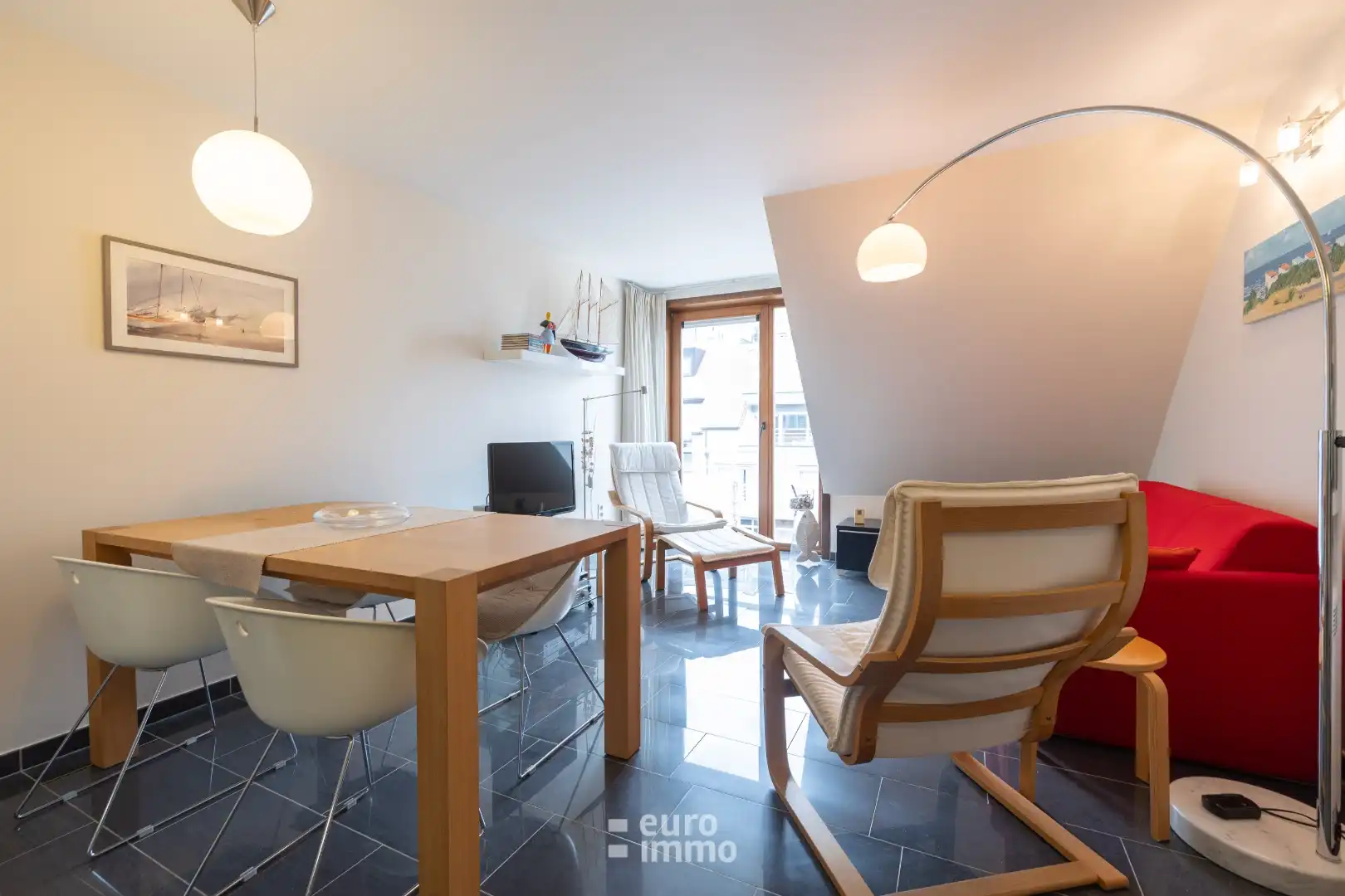 Centraal gelegen appartement met 1 slaapkamer en leuk zeezicht foto 3