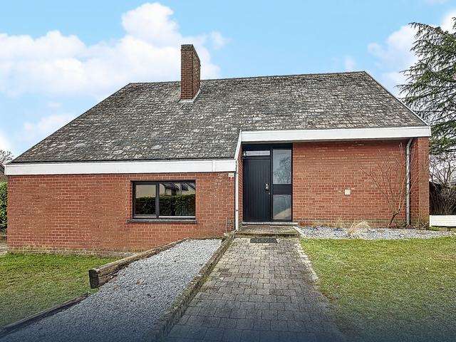 Hoofdfoto van de publicatie: Villa te koop