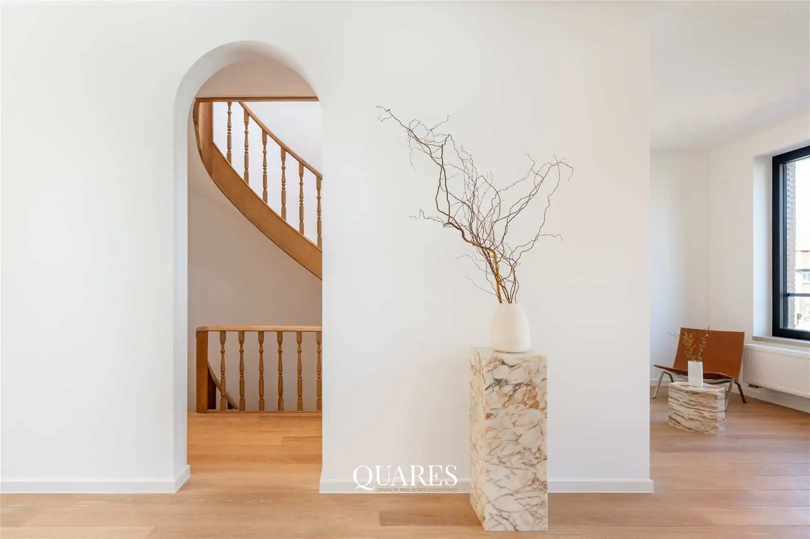 Prachtig gerenoveerde woning met 4 slaapkamers en zuidwest georiënteerde tuin in Pulhofwijk foto 4