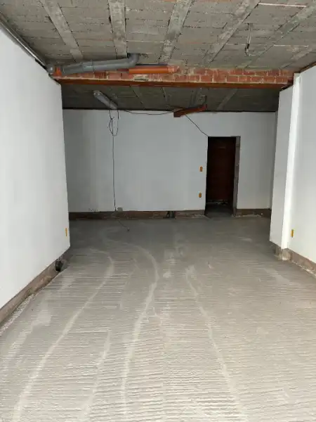 Gelijkvloers handelspand te koop! foto 7