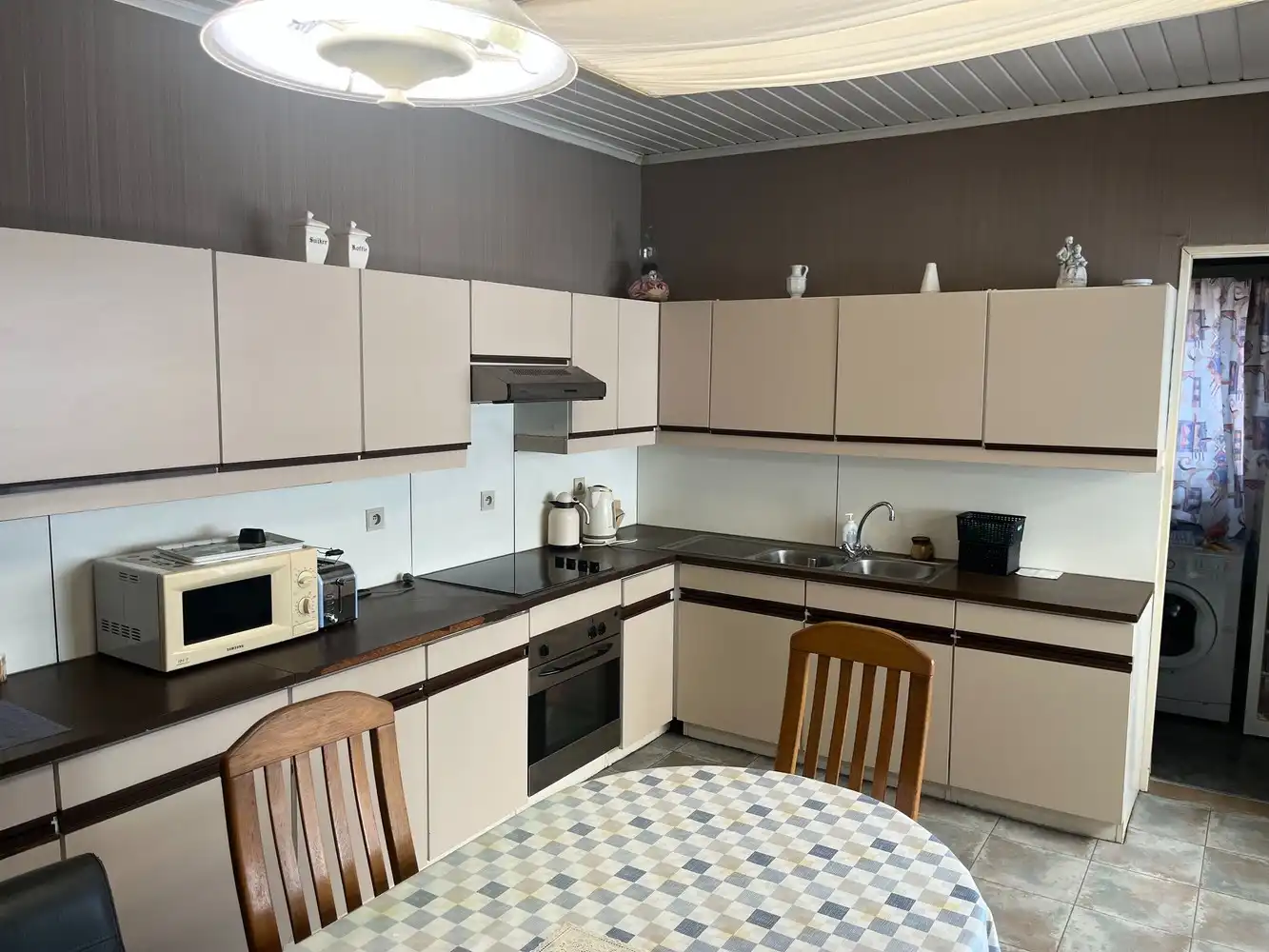 Te renoveren, degelijke halfvrijstaande woning met 3 slk gelegen in het jonge Proosterbos! foto 2