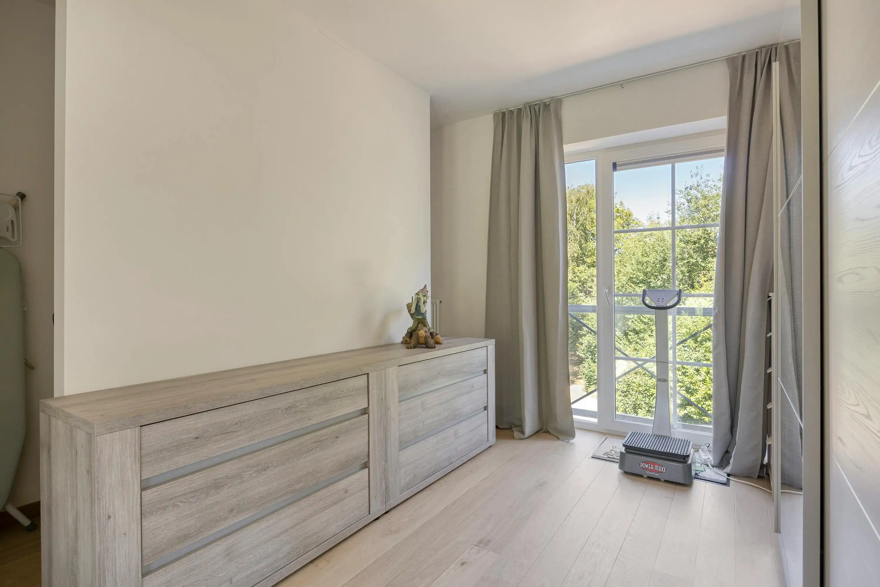 Mooi parkappartement met 2 slaapkamers, garage en 2 kelders foto 17