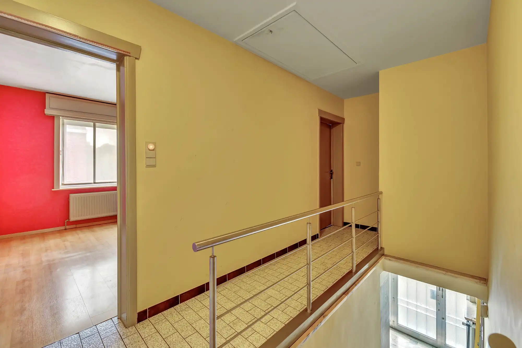 Robuuste HOB met opslagplaats foto 9