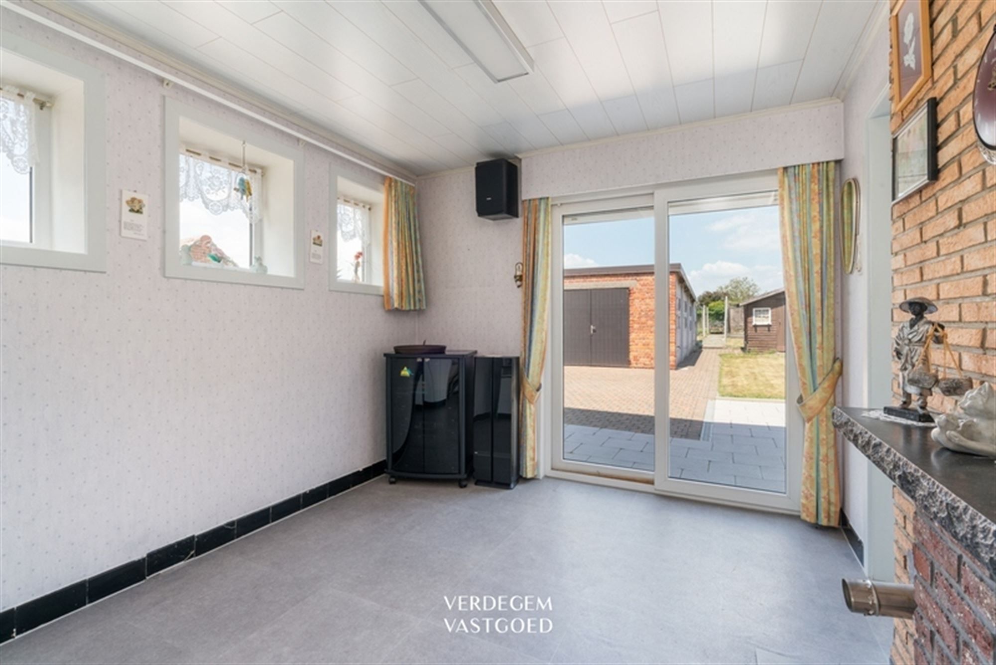 Jaren '60 woning met 4 slaapkamers, garage en leuke tuin foto 6
