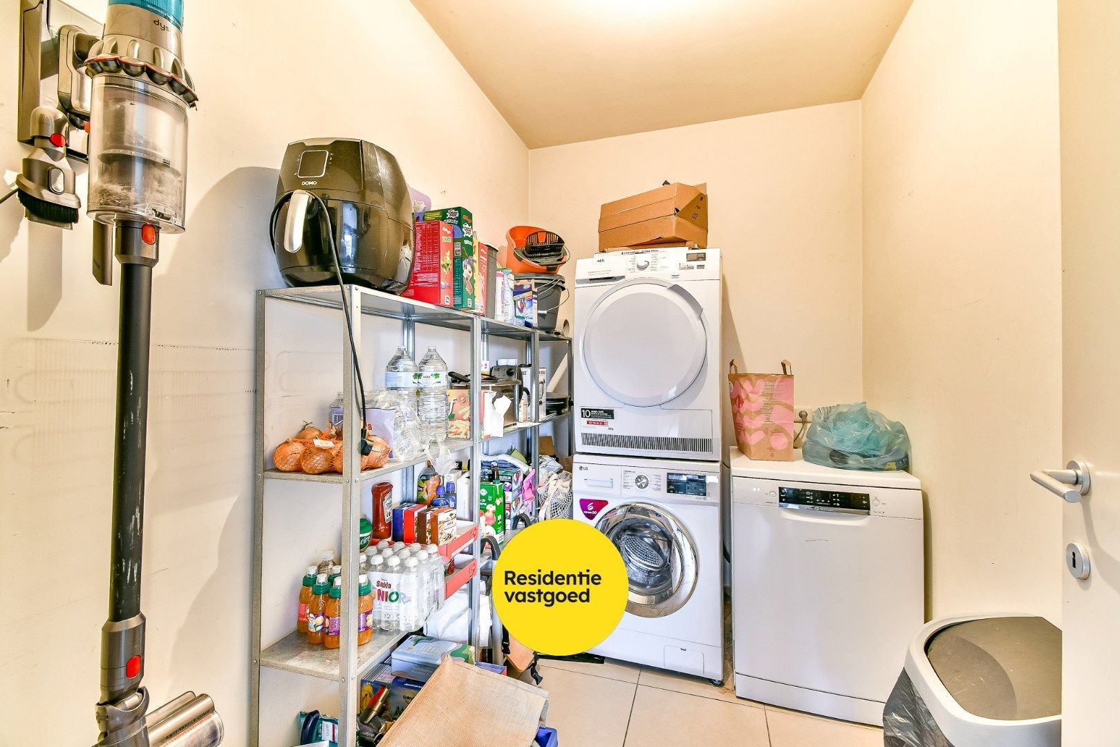 Opbrengsteigendom met 3 appartementen en 3 garages foto 27