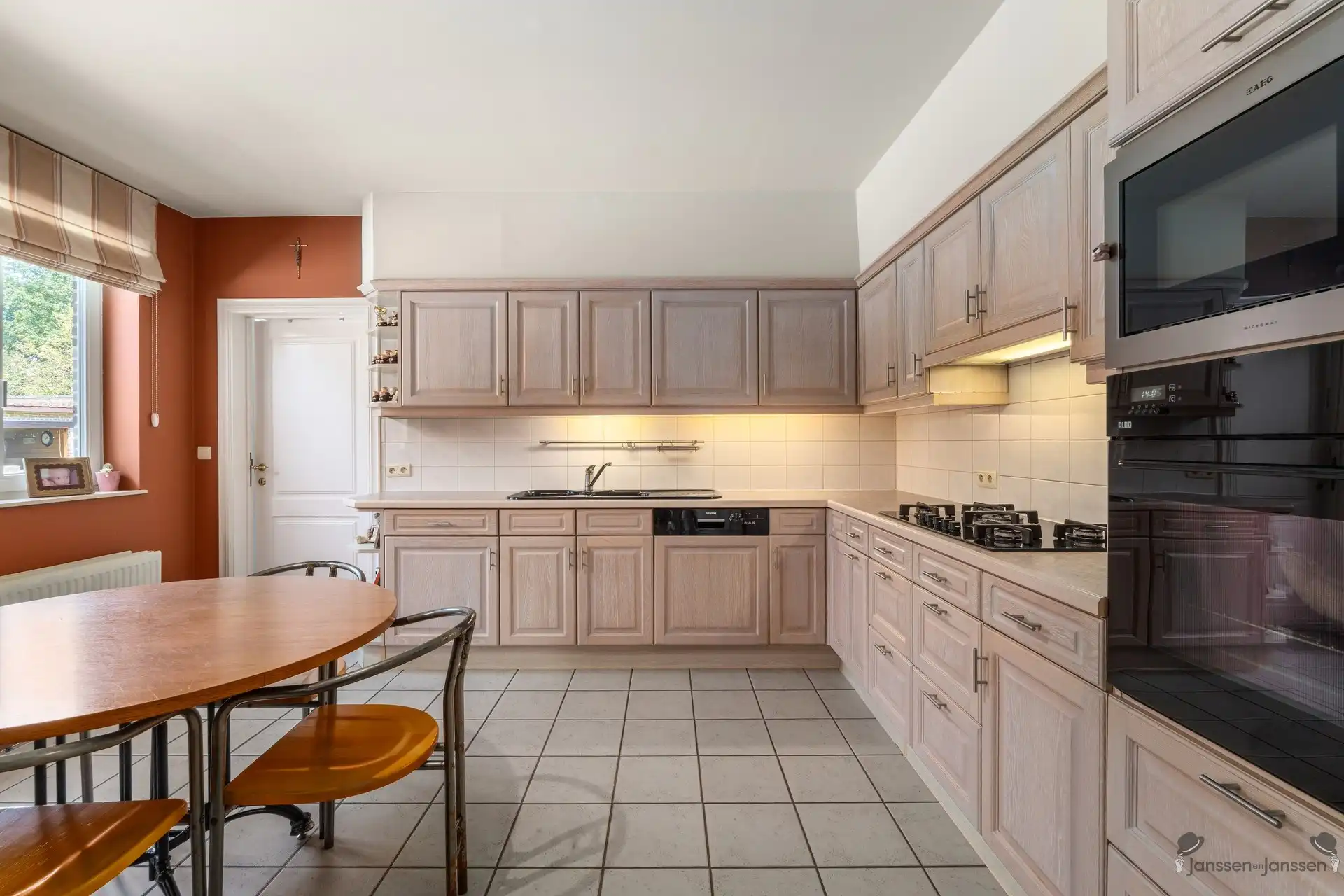 instapklare villa met zwembad foto 7