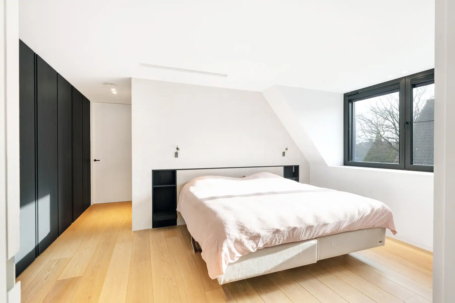 Prachtig vernieuwde villa op een rustige ligging foto 22