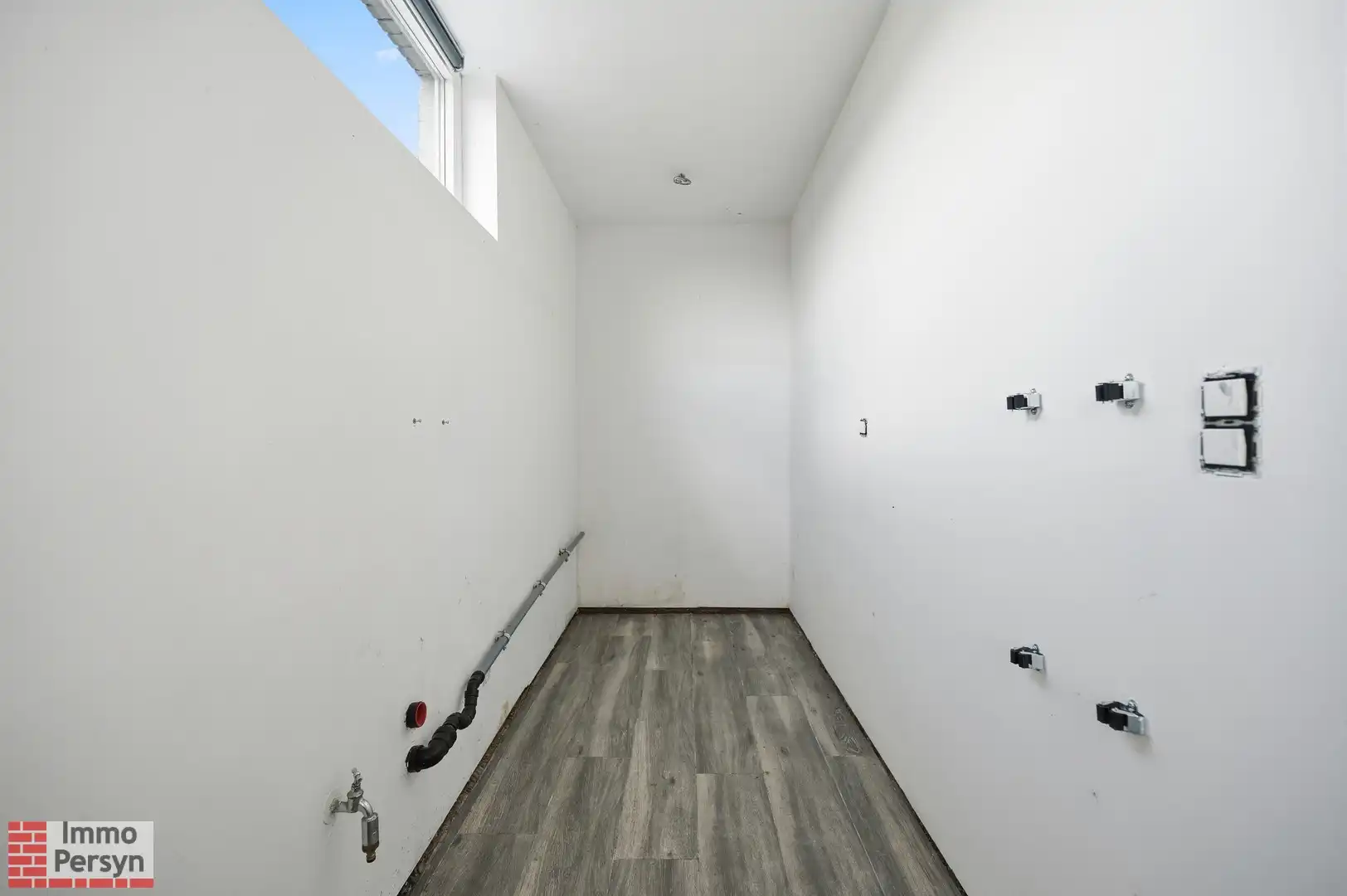 Ruime af te werken woning met nieuw dak, vernieuwde elektriciteit en diepe tuin  (EPC D) foto 11