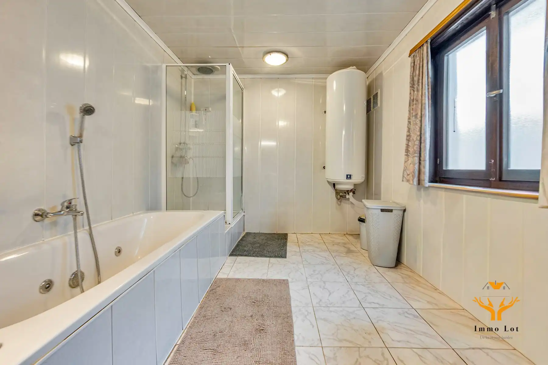 Ruime renovatiewoning met tuin in centrum Zele foto 9