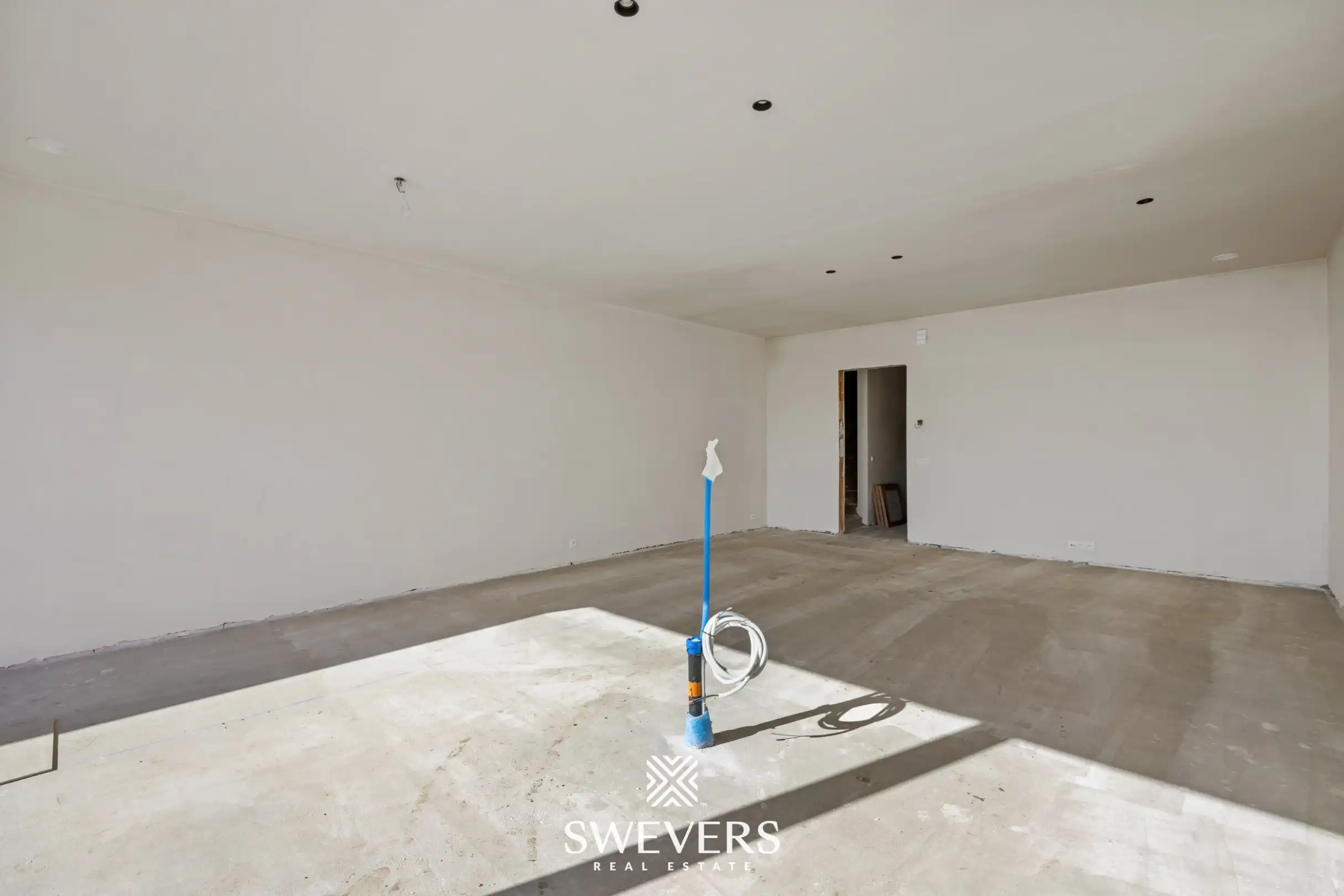 GEEN BTW: Woning met handelsruimte van 36m² te Viversel  foto 13