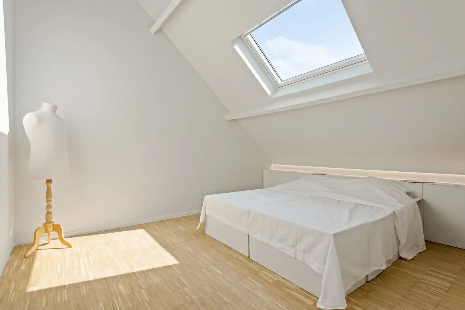 Prachtig gerenoveerde woning met gezellige en zonnige buitenruimte in rustige eenrichtingsstraat foto 19