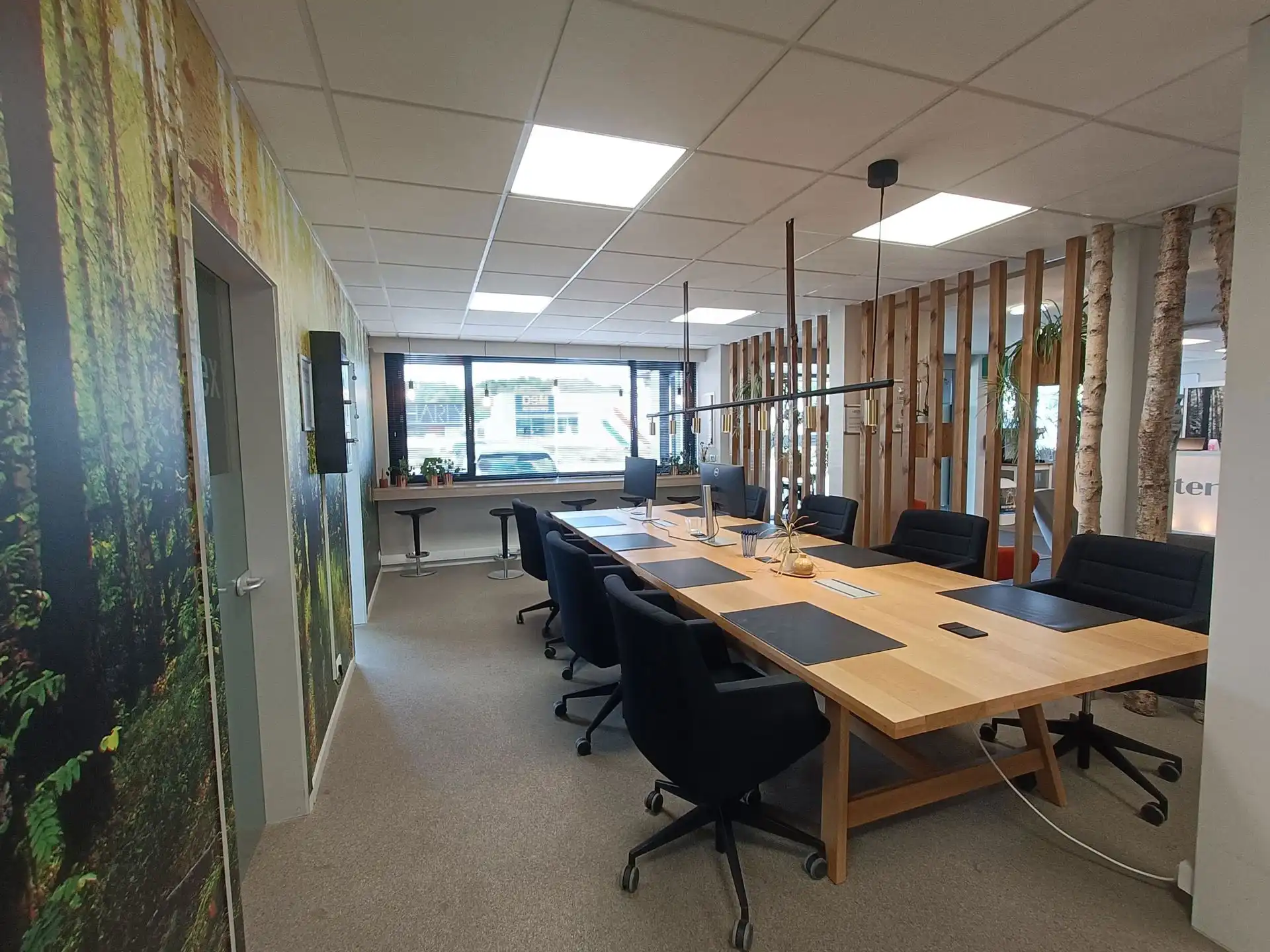 Kantoorgebouw te koop op uiterst strategische locatie foto 2