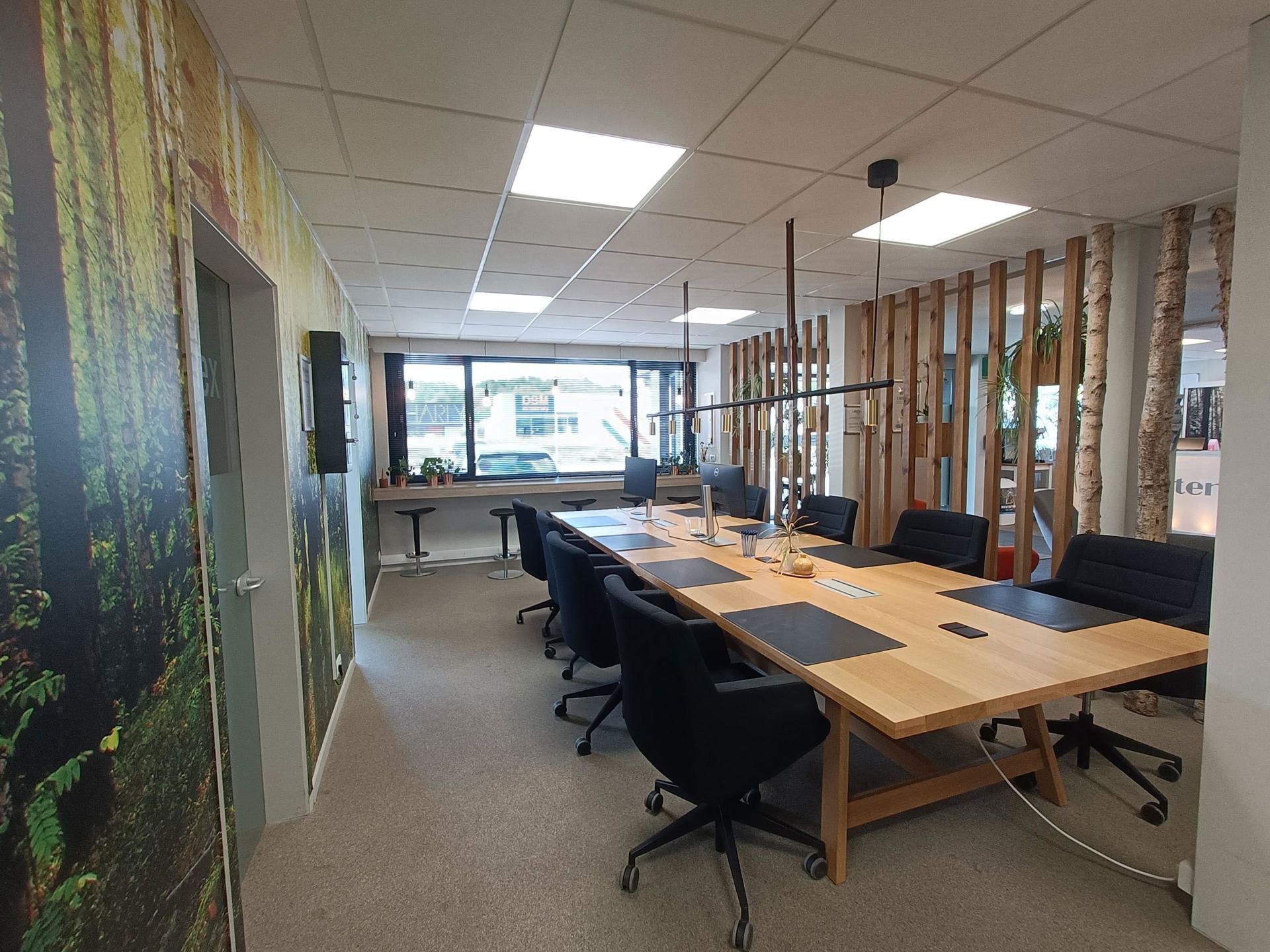 Kantoorgebouw te koop op uiterst strategische locatie foto 2