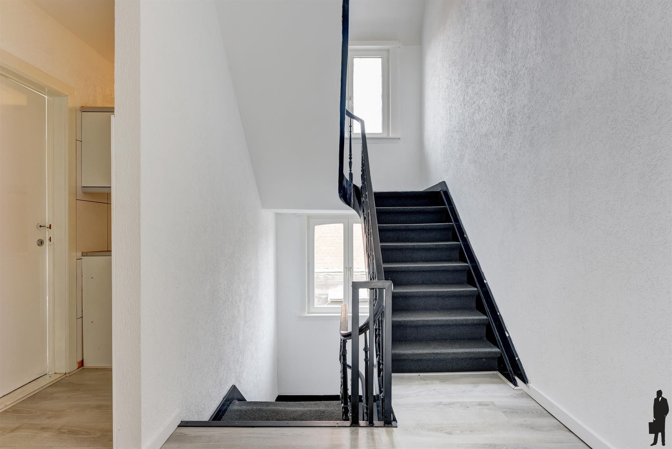 Handelszaak met bovenliggend appartement in Turnhout foto 10