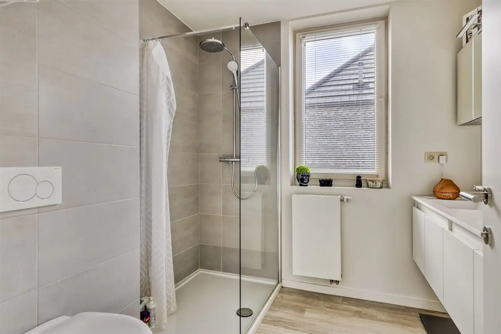 TE KOOP: Recente, lichtrijke woning met 3 slaapkamers te Tessenderlo! foto 16